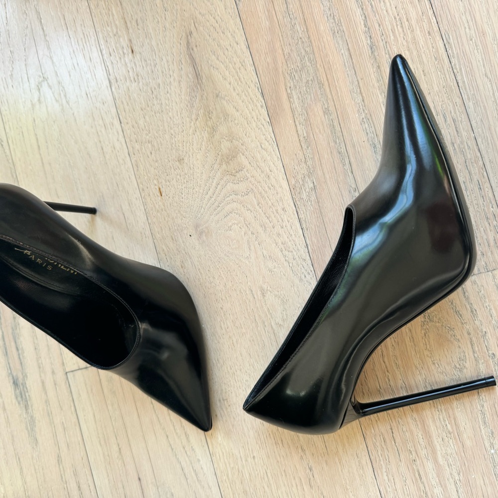 Saint Laurent 
37.5 - Picture 6 of 9